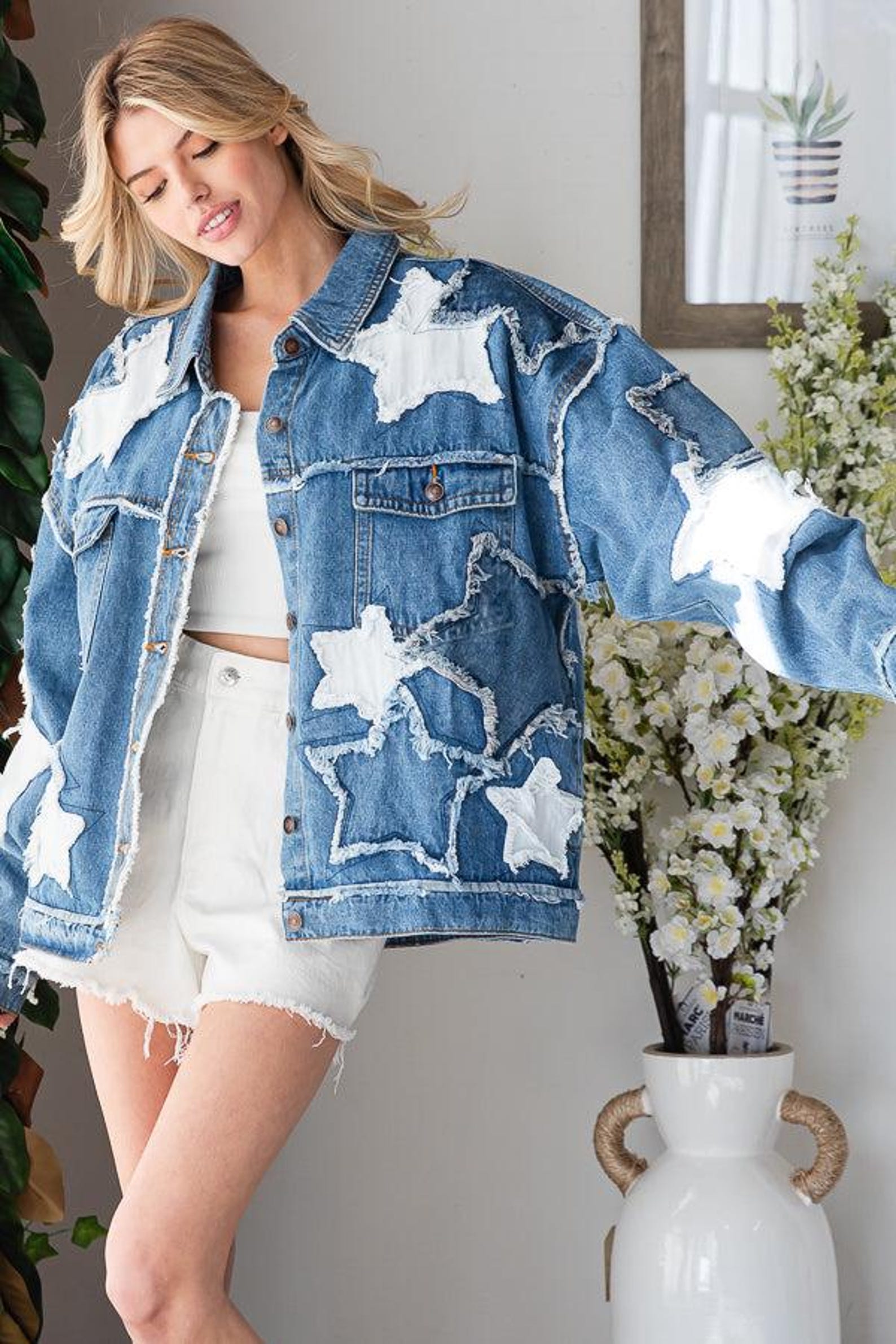 Oversize-Jeansjacke mit Stern-Patchwork – Ansicht 3