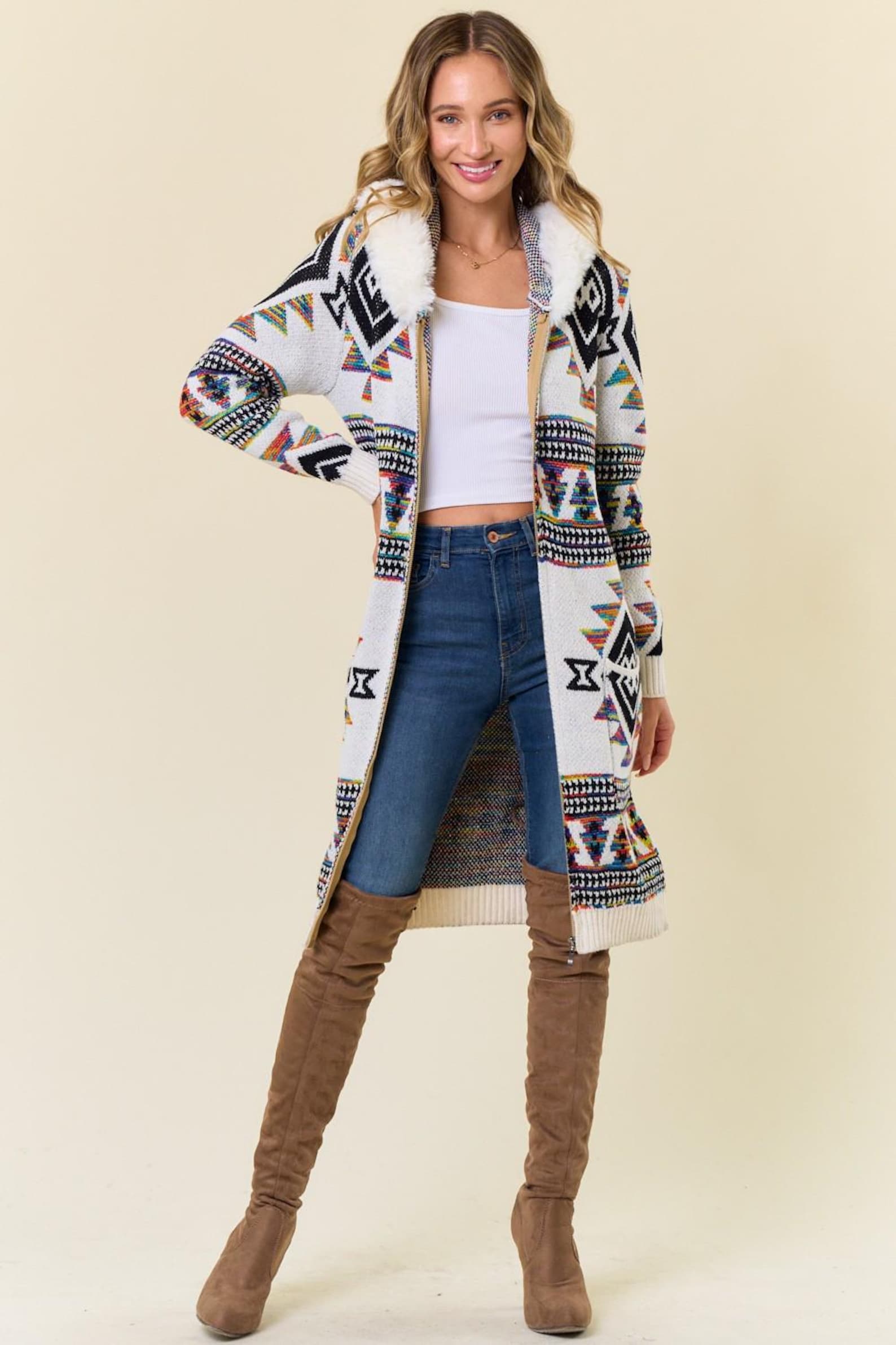 Cardigan mit grafischem Muster und Kapuze – Ansicht 3