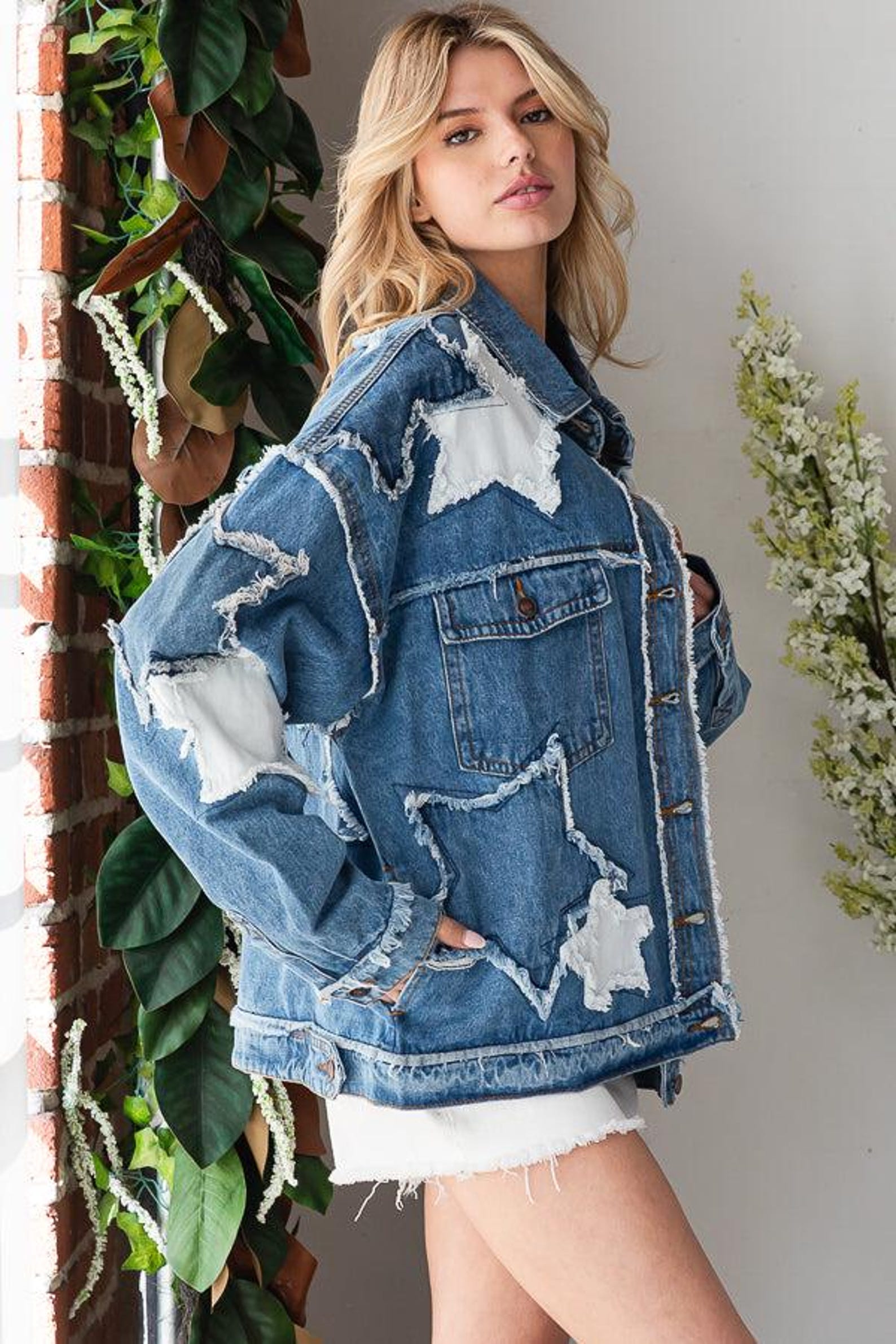 Oversize-Jeansjacke mit Stern-Patchwork – Ansicht 5
