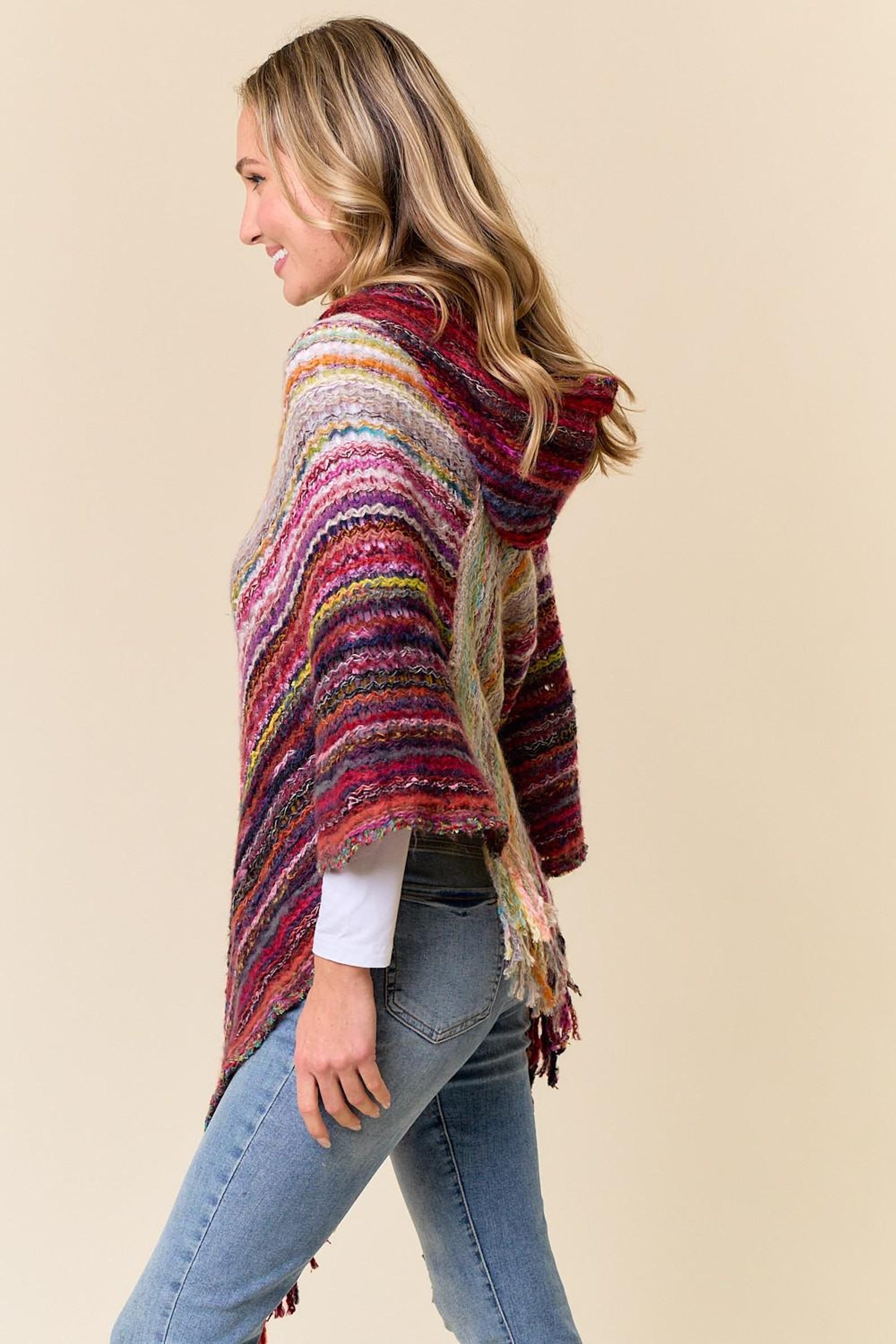 Gestreifter Poncho mit Kapuze – Ansicht 5