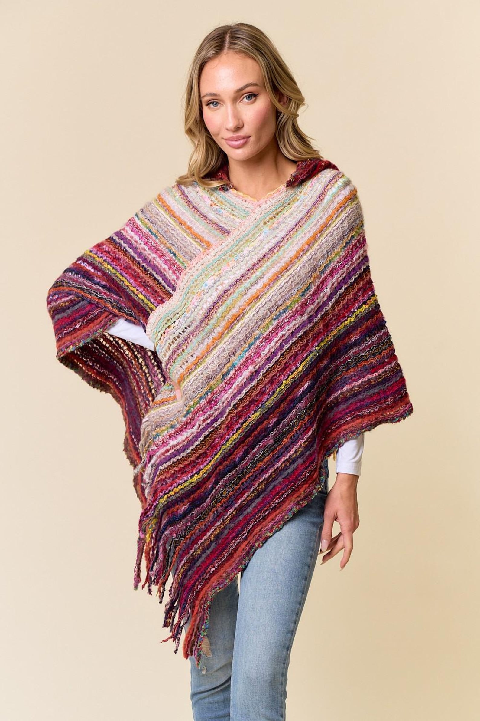 Gestreifter Poncho mit Kapuze – Ansicht 3