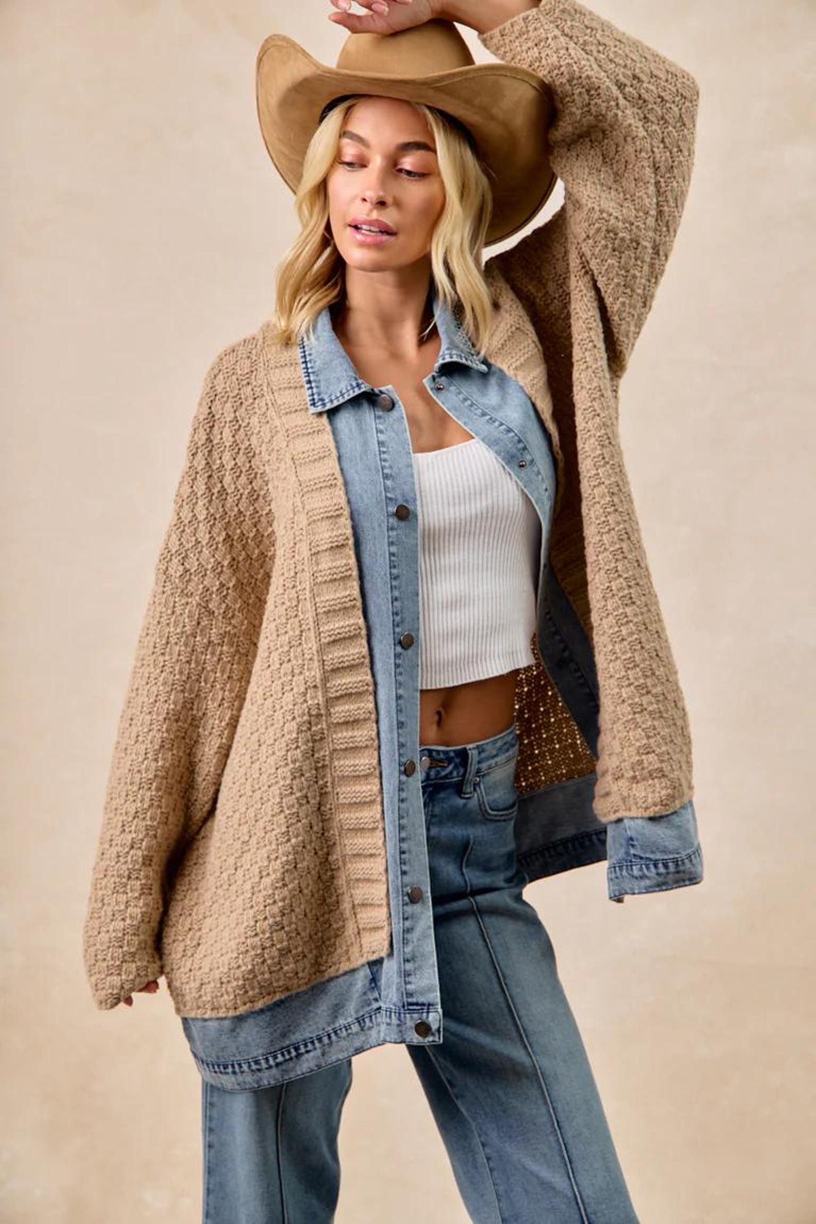 Langer Cardigan mit Denim-Details – Ansicht 5