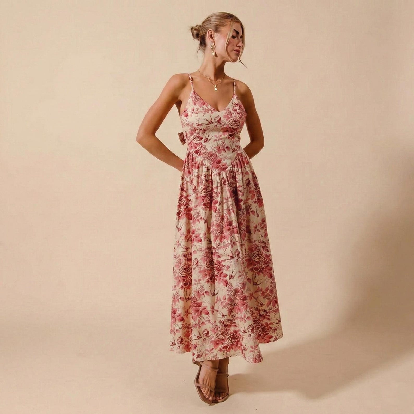 Rotes Maxikleid mit Toile-de-Jouy-Print