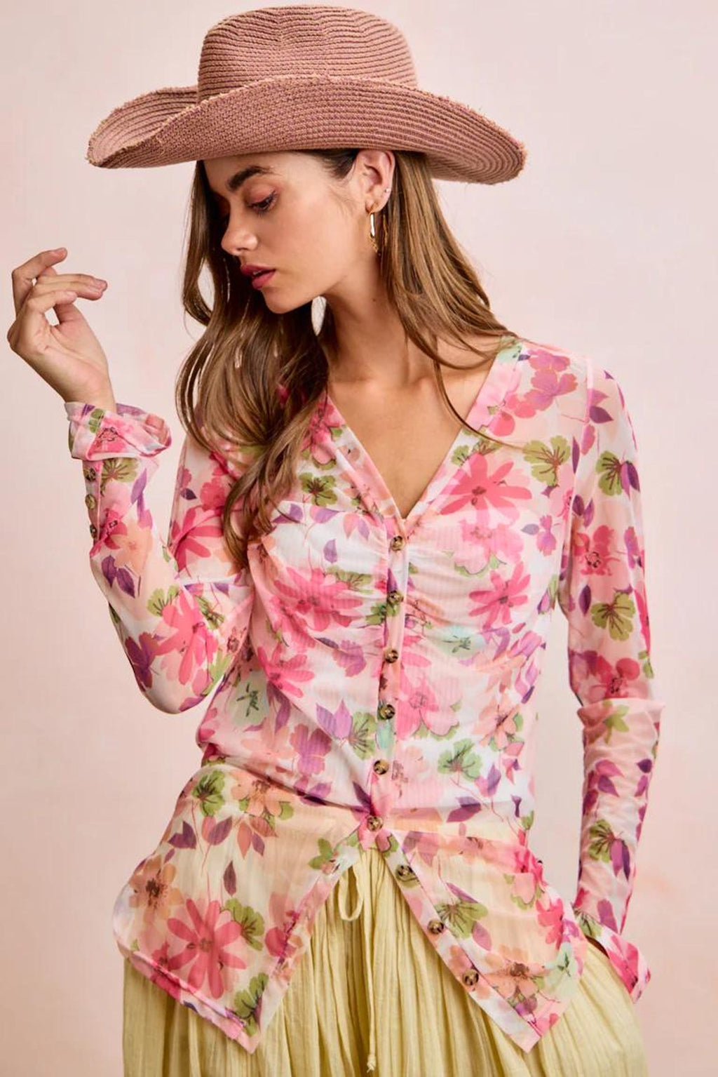 Transparente Bluse mit rosa Blüten