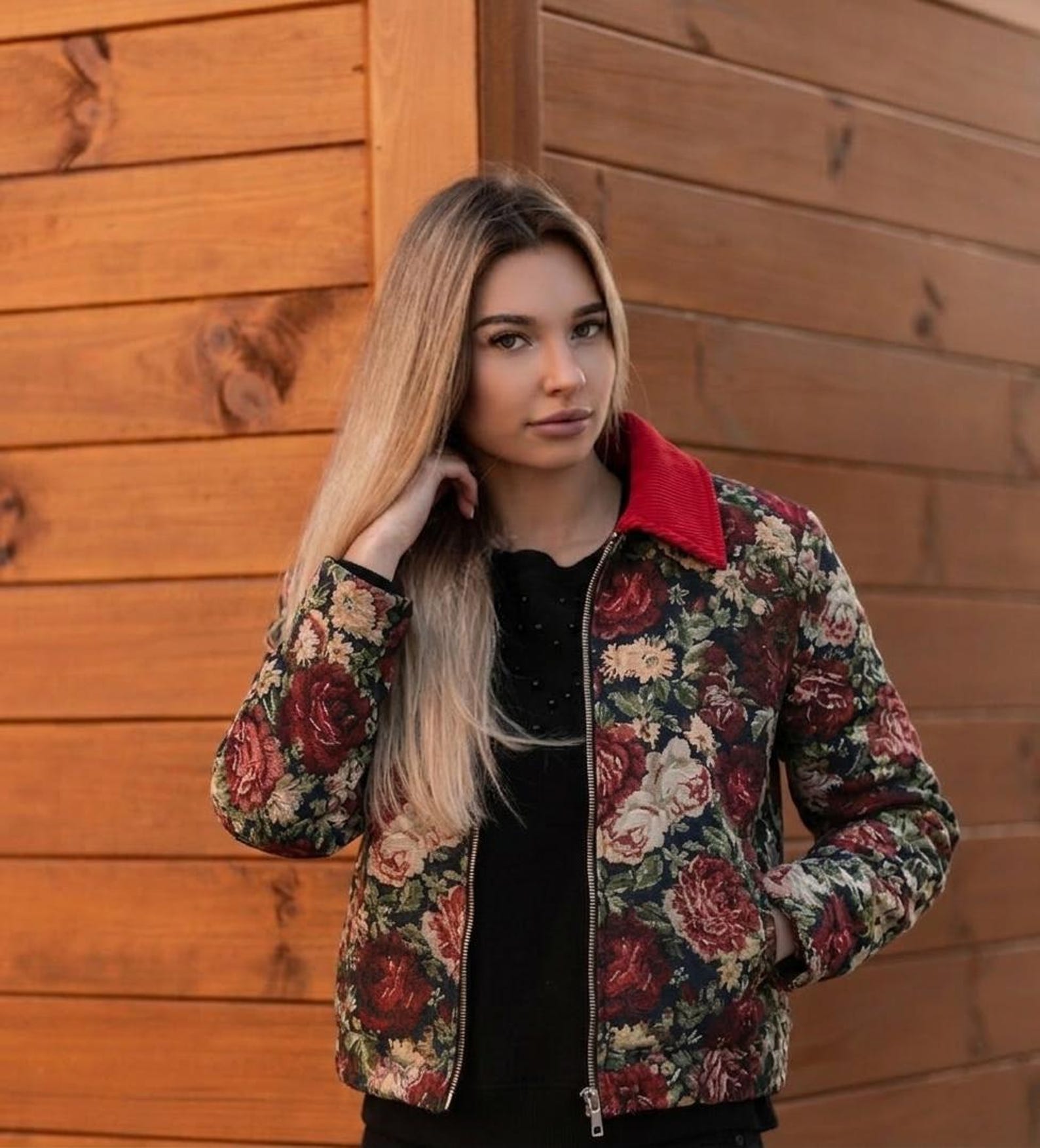 Jacquard-Bomberjacke mit Rosenmuster – Ansicht 2