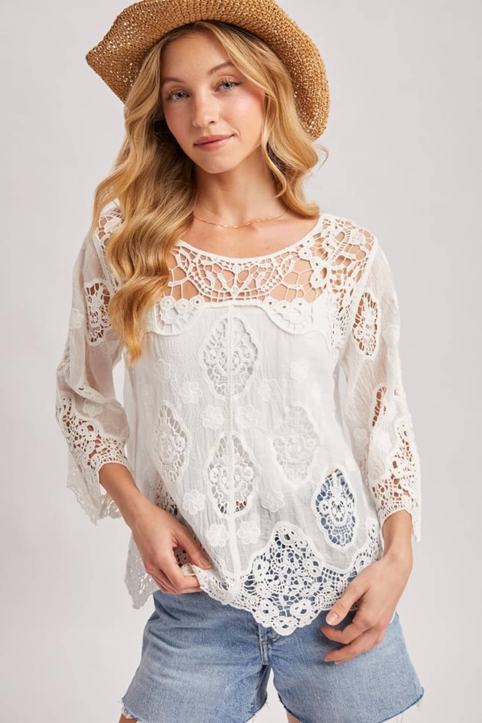 Weiße Baumwollbluse mit Stickerei