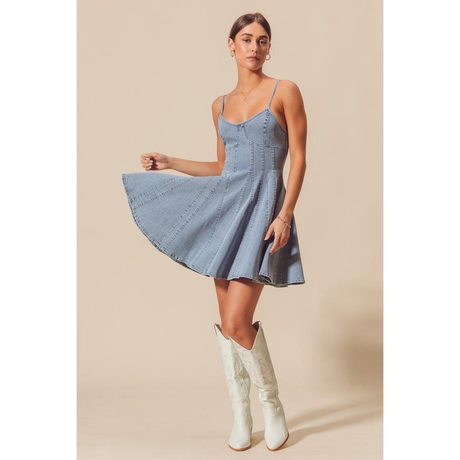 Jeans-Minikleid mit Korsagen-Details – Ansicht 3