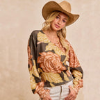 Olivgrüner Strickpullover mit Blütenprint