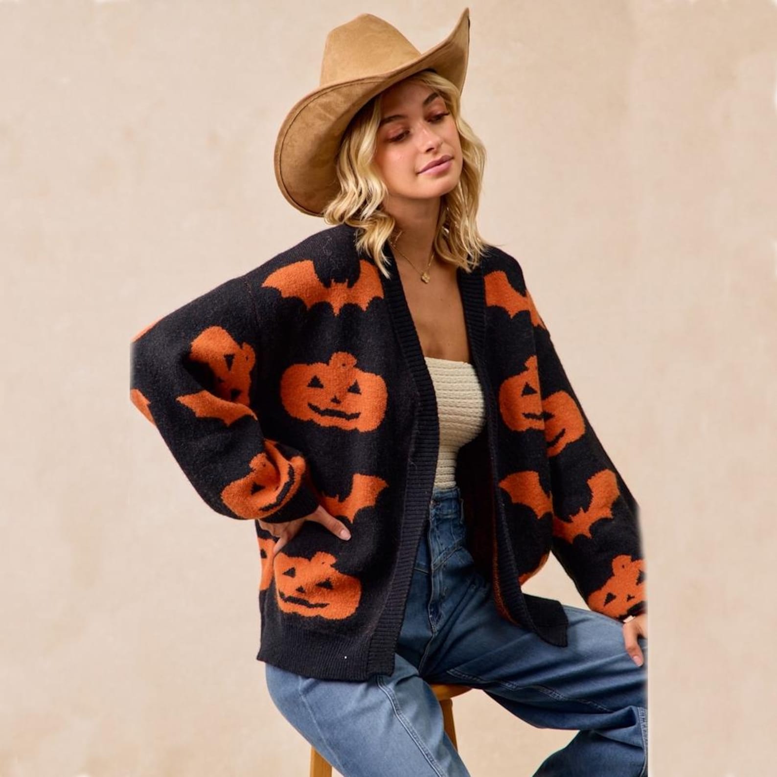 Halloween-Cardigan mit Kürbis- und Fledermausmotiv – Ansicht 2